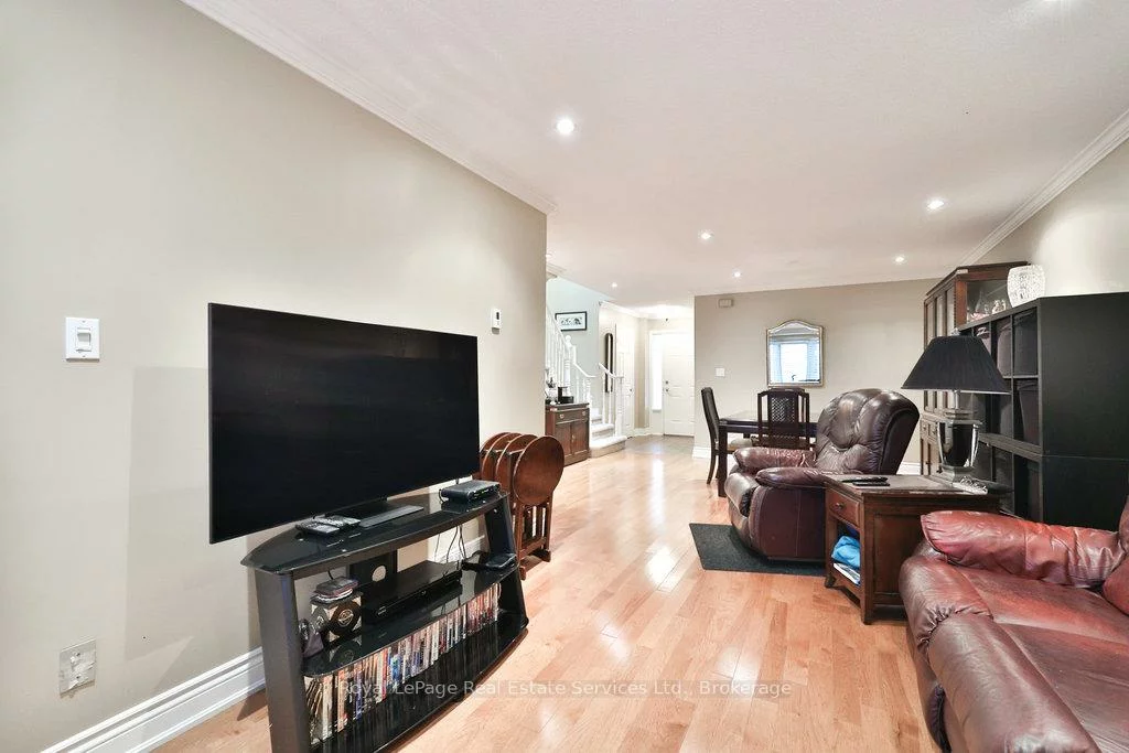 2318, Marine, 1001 - BR Bronte, Oakville