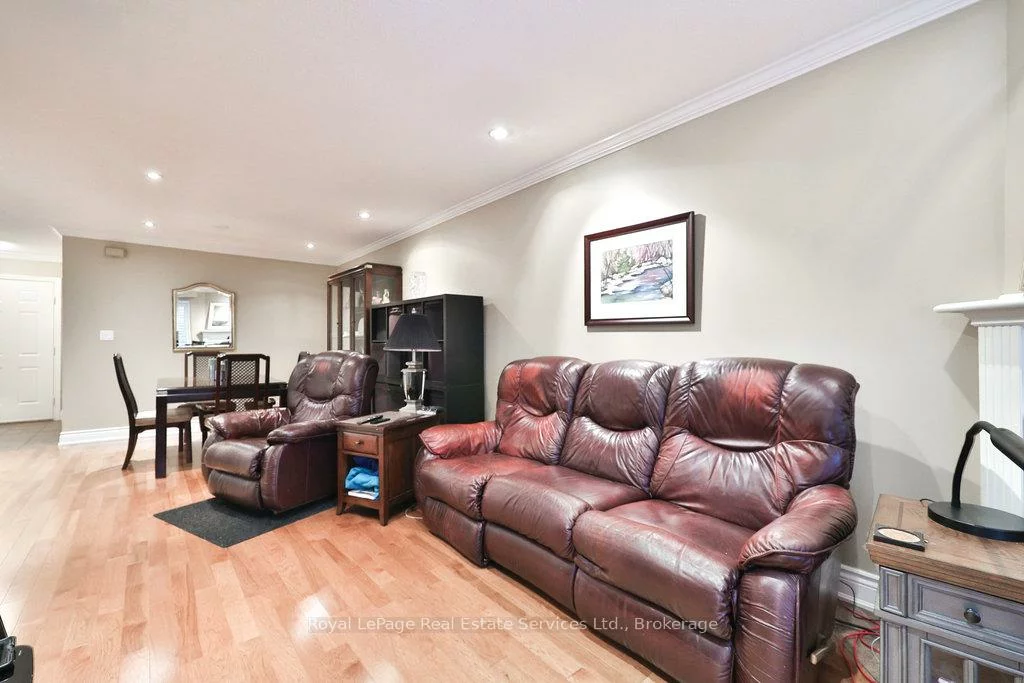 2318, Marine, 1001 - BR Bronte, Oakville