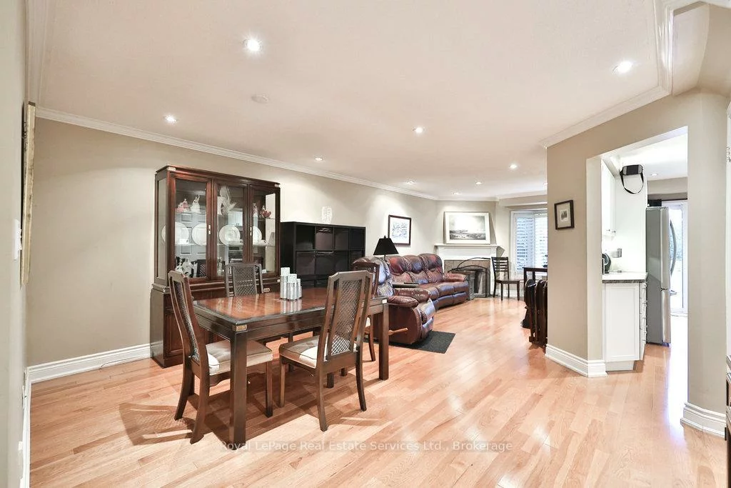 2318, Marine, 1001 - BR Bronte, Oakville