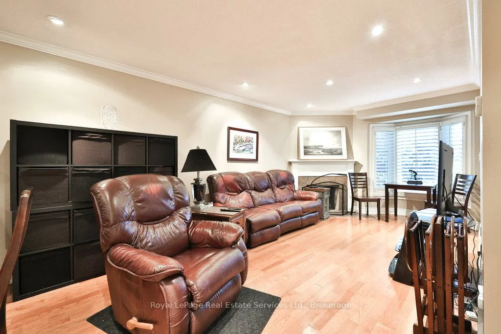 2318, Marine, 1001 - BR Bronte, Oakville
