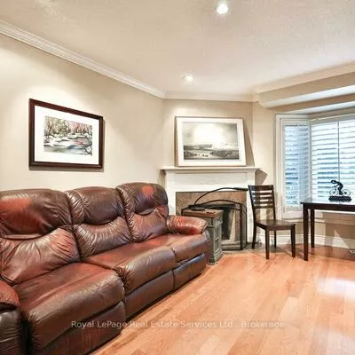2318, Marine, 1001 - BR Bronte, Oakville