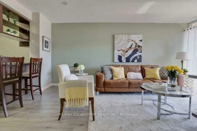 2391, Central Park, 1015 - RO River Oaks, Oakville