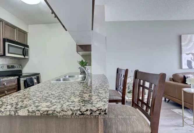 2391, Central Park, 1015 - RO River Oaks, Oakville