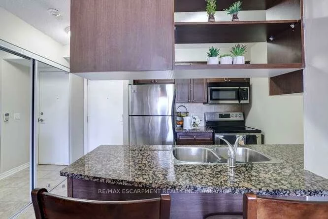 2391, Central Park, 1015 - RO River Oaks, Oakville