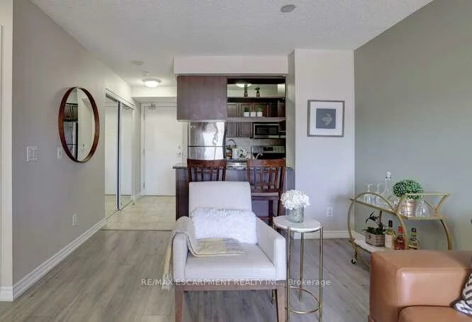 2391, Central Park, 1015 - RO River Oaks, Oakville