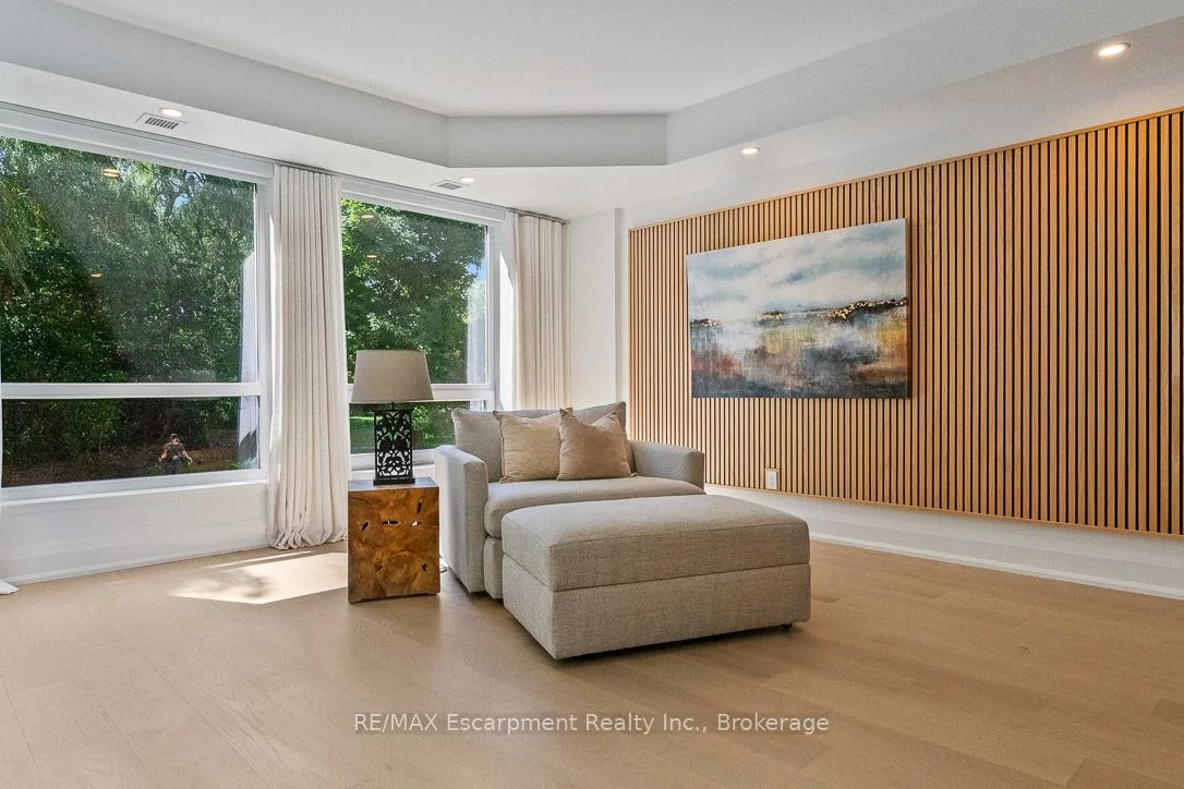 40, Old Mill, 1014 - QE Queen Elizabeth, Oakville