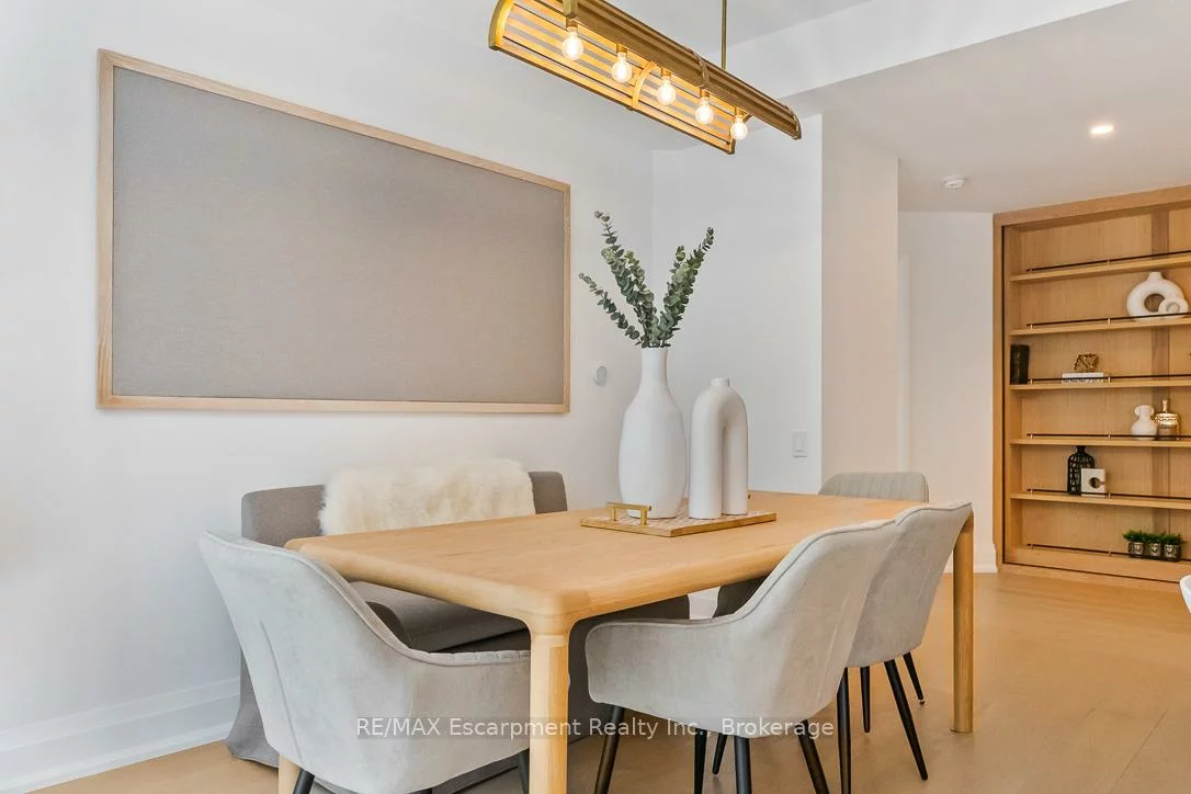 40, Old Mill, 1014 - QE Queen Elizabeth, Oakville