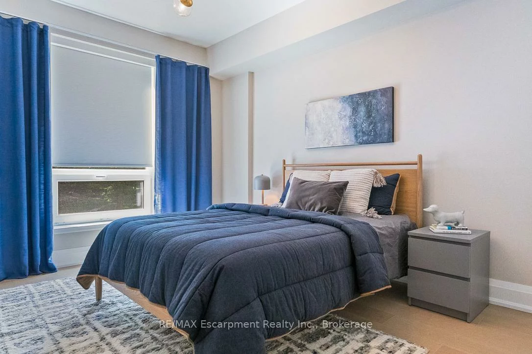 40, Old Mill, 1014 - QE Queen Elizabeth, Oakville