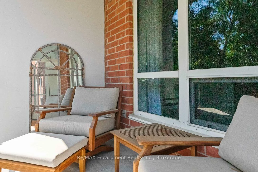 40, Old Mill, 1014 - QE Queen Elizabeth, Oakville