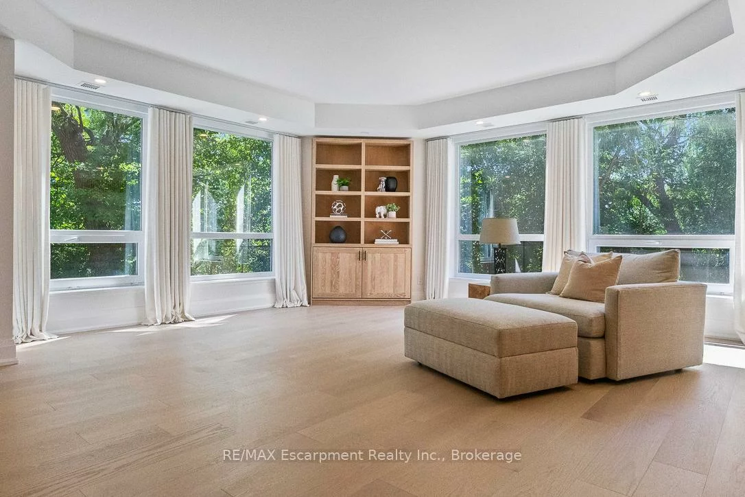 40, Old Mill, 1014 - QE Queen Elizabeth, Oakville