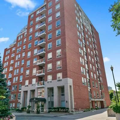 40, Old Mill, 1014 - QE Queen Elizabeth, Oakville