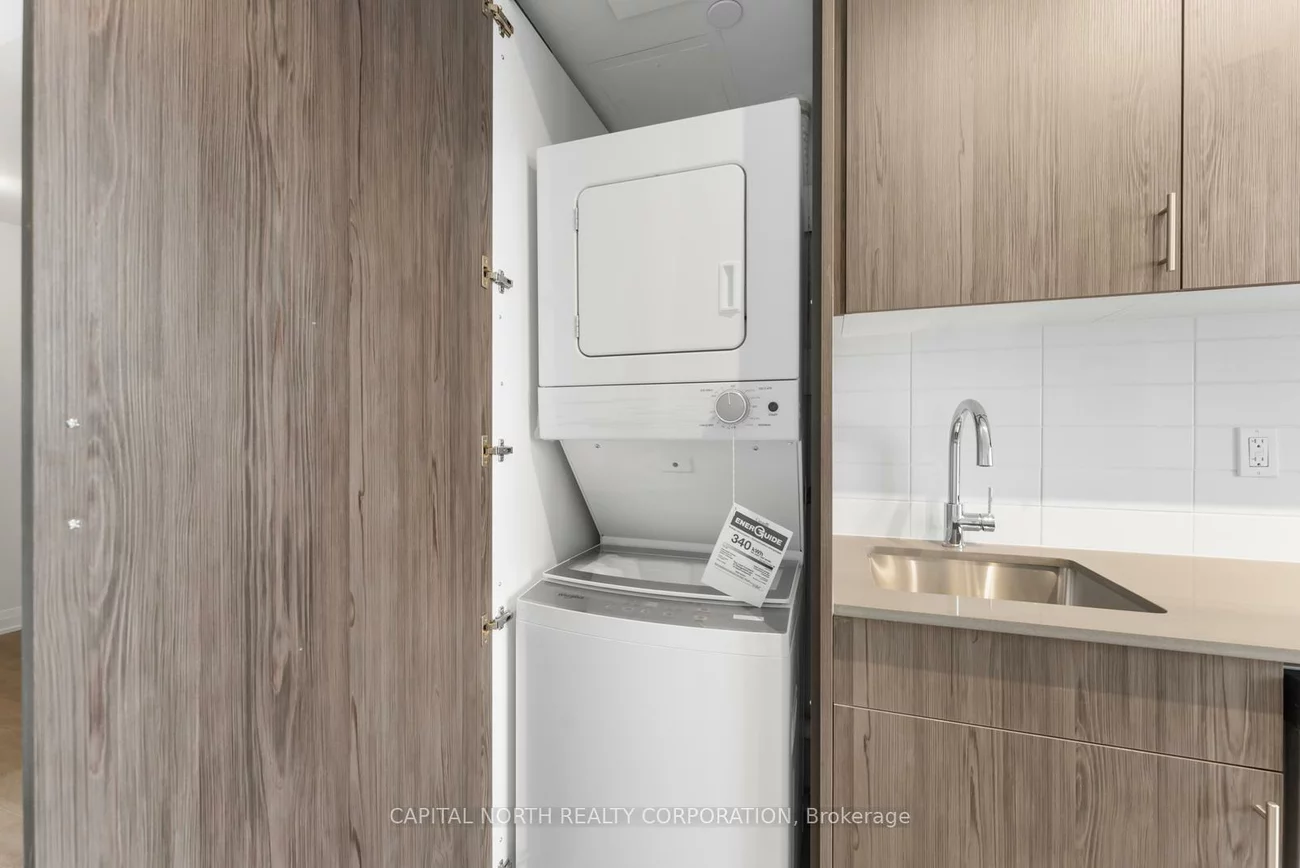 412, Silver Maple, 1010 - JM Joshua Meadows, Oakville