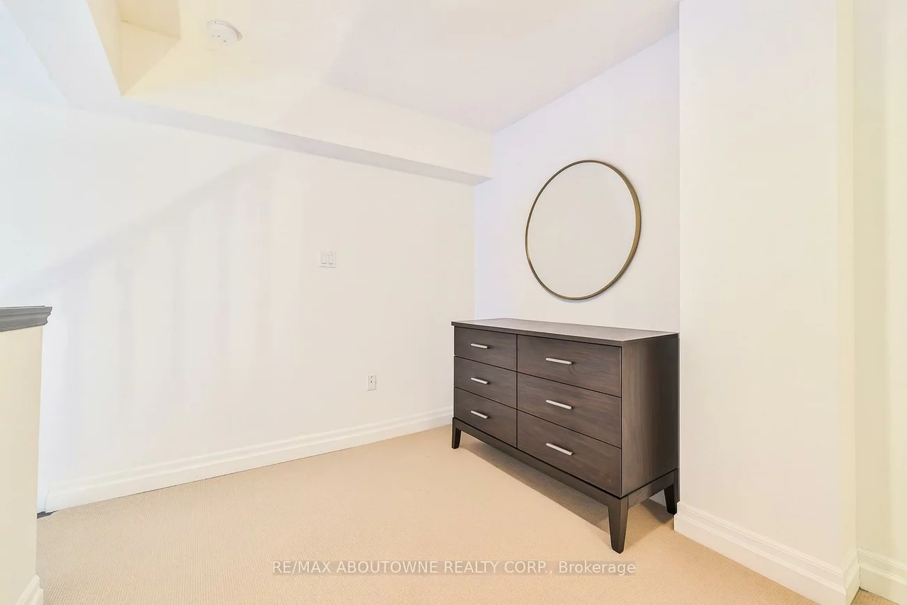 185, Robinson, 1013 - OO Old Oakville, Oakville