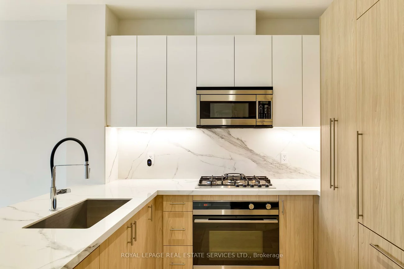 123, Maurice, 1002 - CO Central, Oakville