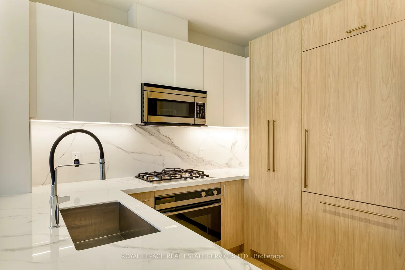 123, Maurice, 1002 - CO Central, Oakville