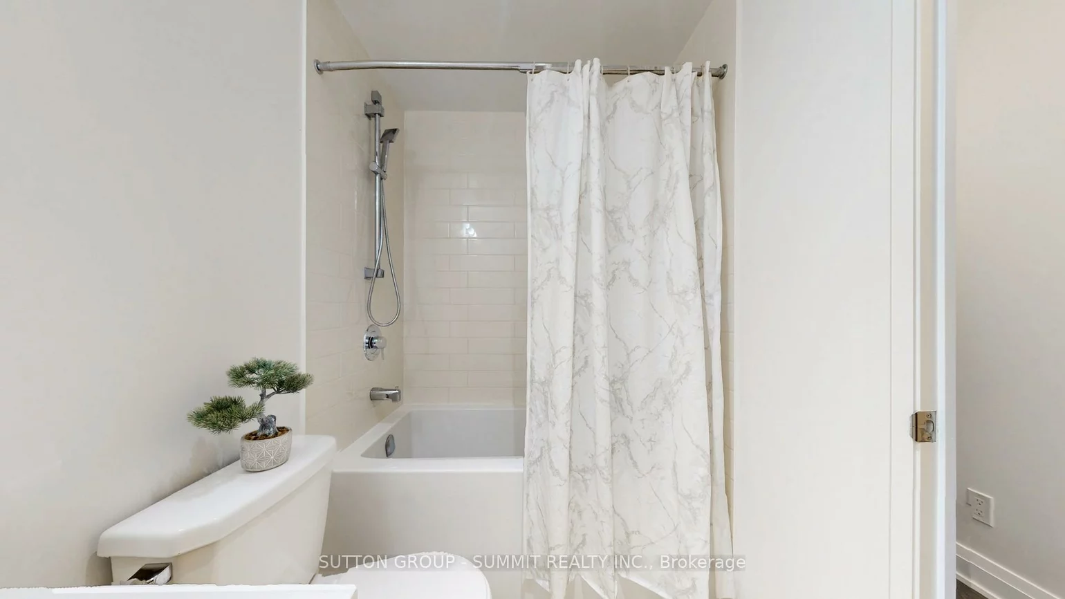 55, Speers, 1002 - CO Central, Oakville