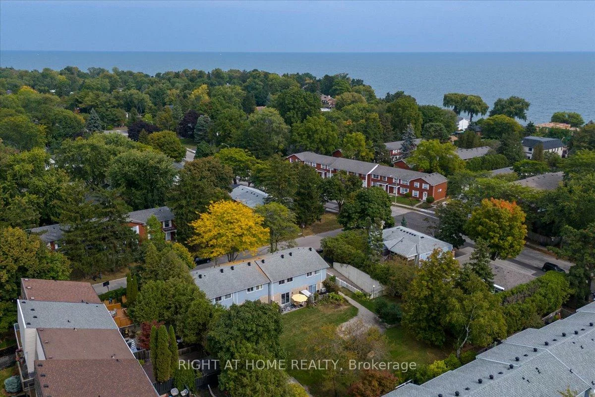 64, Worthington, 1001 - BR Bronte, Oakville