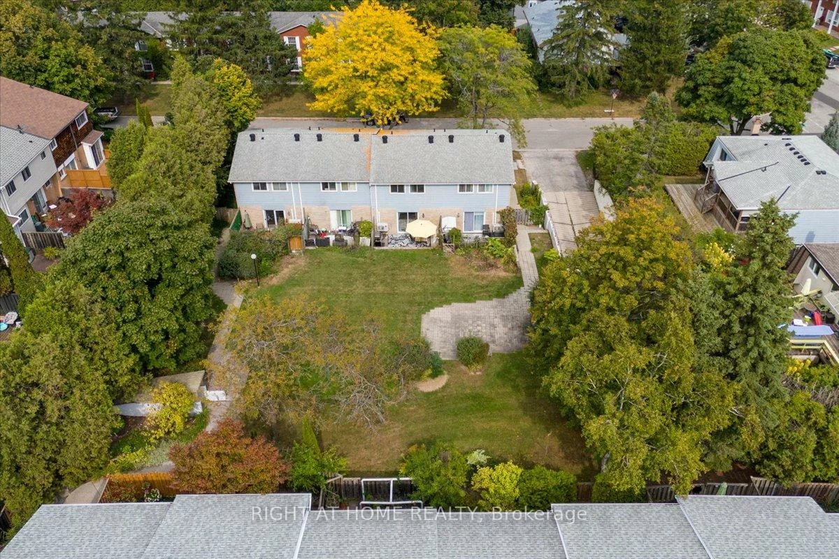 64, Worthington, 1001 - BR Bronte, Oakville