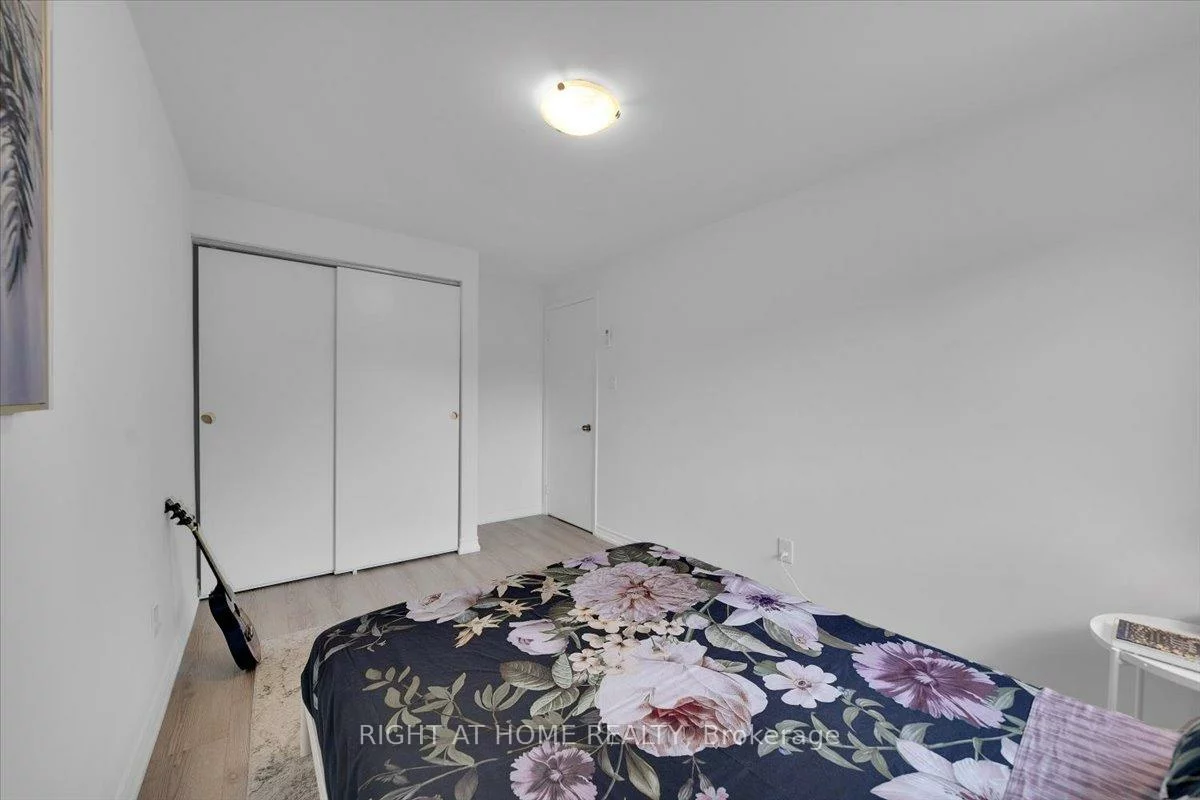 64, Worthington, 1001 - BR Bronte, Oakville