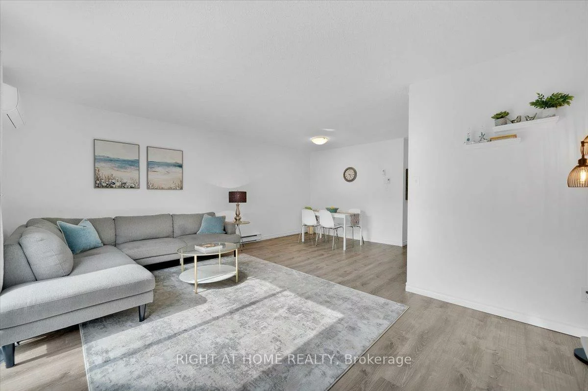 64, Worthington, 1001 - BR Bronte, Oakville