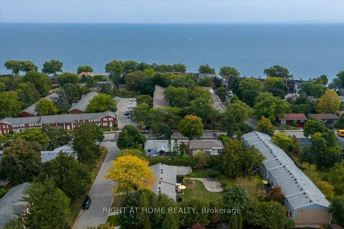 64, Worthington, 1001 - BR Bronte, Oakville