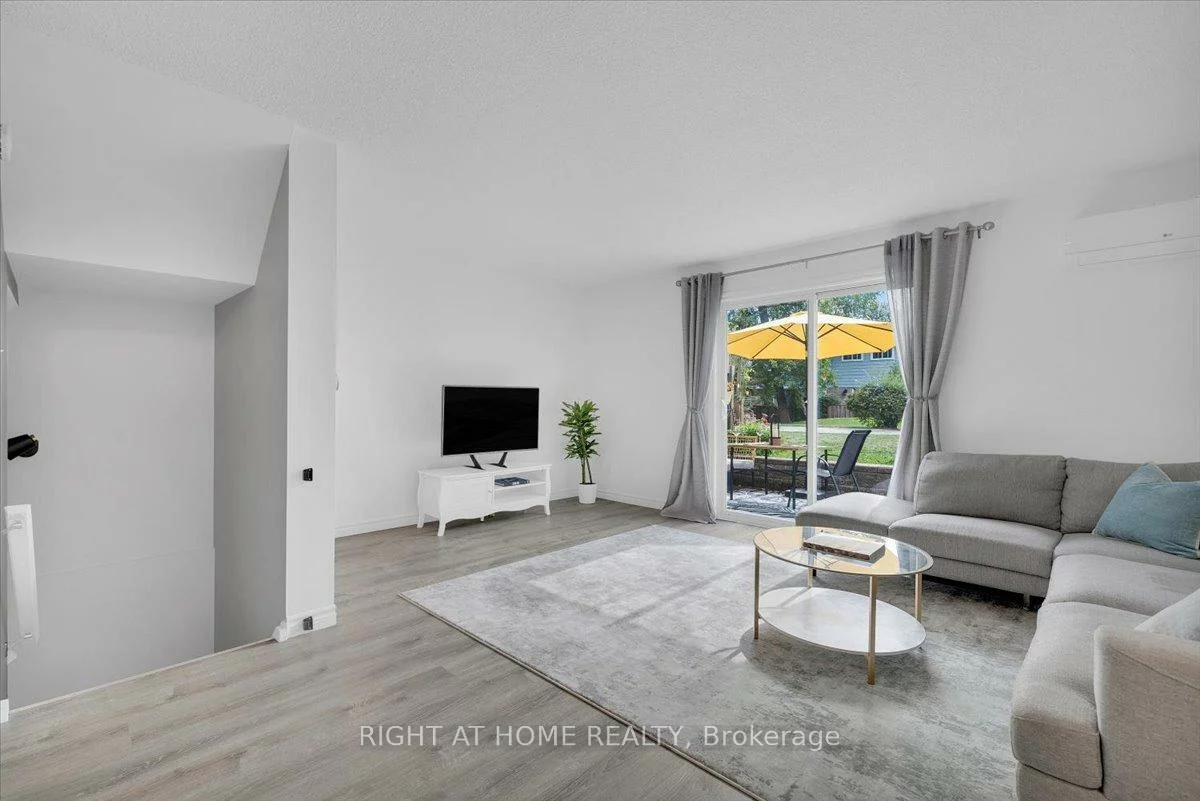 64, Worthington, 1001 - BR Bronte, Oakville