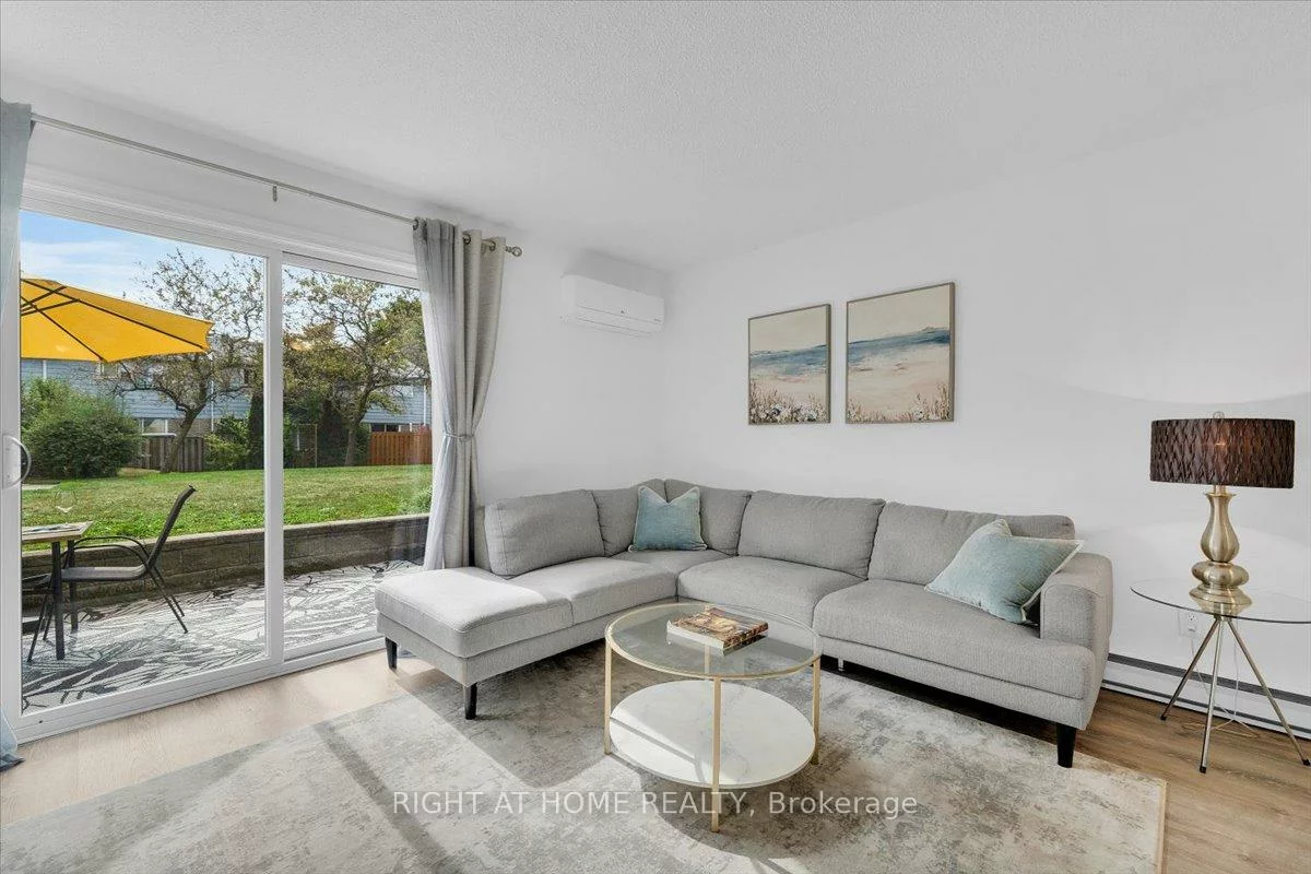 64, Worthington, 1001 - BR Bronte, Oakville