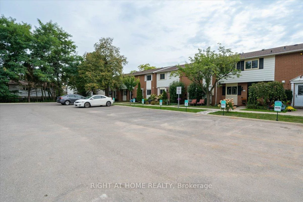 64, Worthington, 1001 - BR Bronte, Oakville