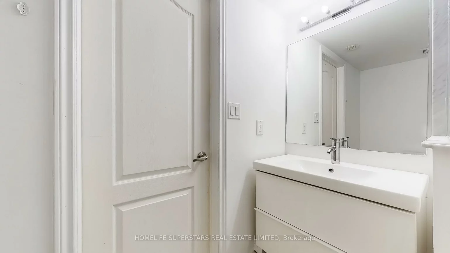 2420, Baronwood, 1019 - WM Westmount, Oakville