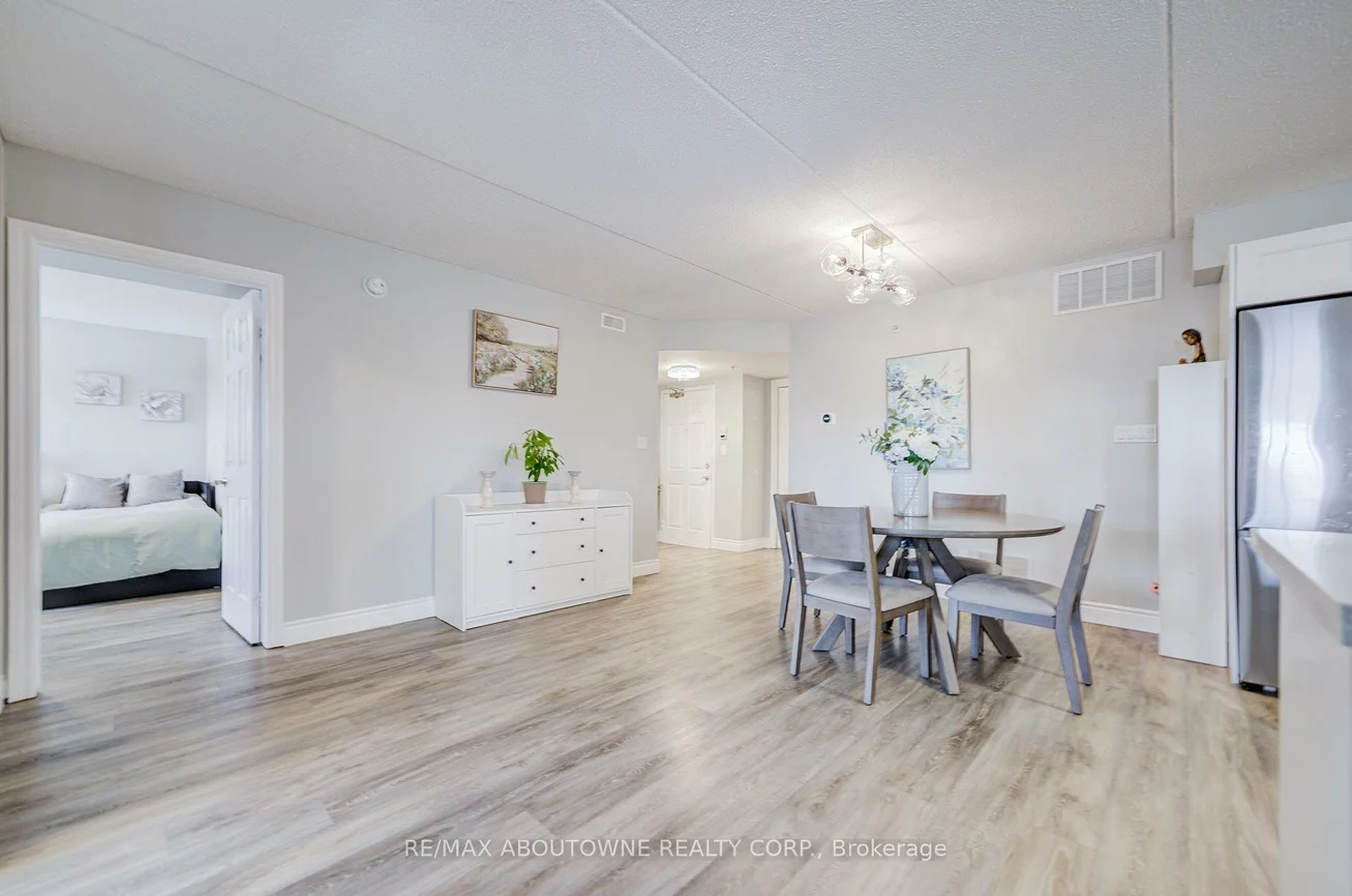 1460, Bishops, 1007 - GA Glen Abbey, Oakville