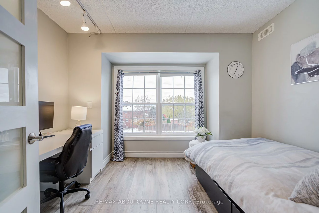 1460, Bishops, 1007 - GA Glen Abbey, Oakville