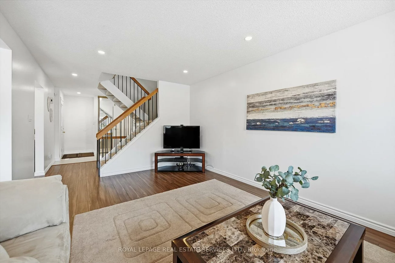 1580, Lancaster, 1005 - FA Falgarwood, Oakville