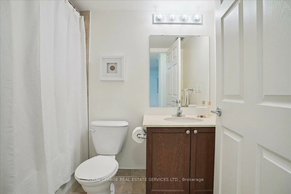 2379, Central Park, 1015 - RO River Oaks, Oakville