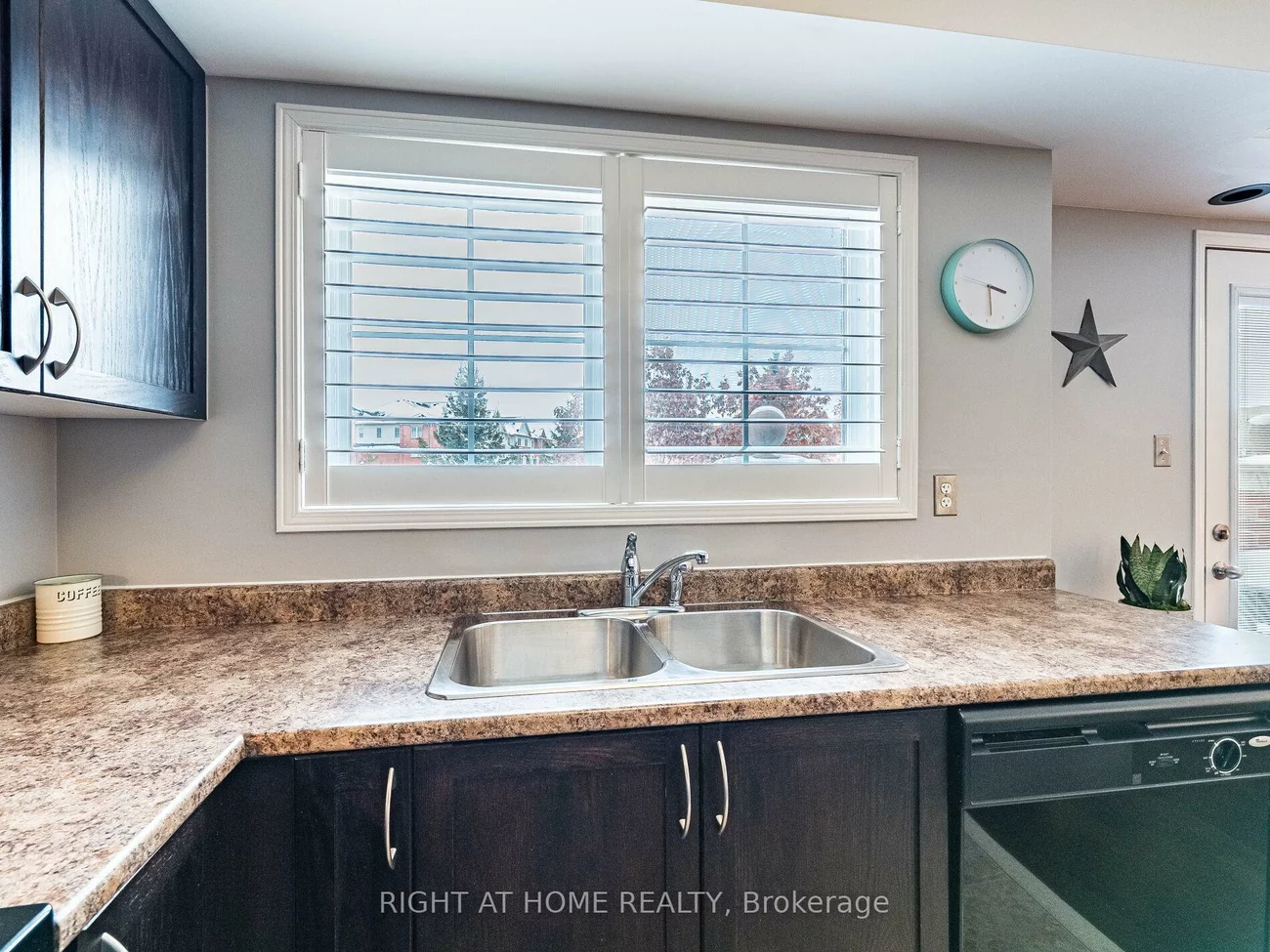 19, Hays, 1015 - RO River Oaks, Oakville