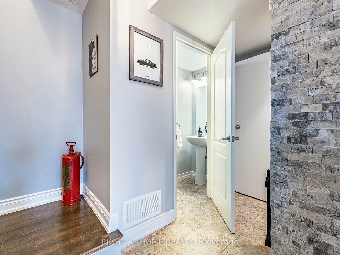 19, Hays, 1015 - RO River Oaks, Oakville