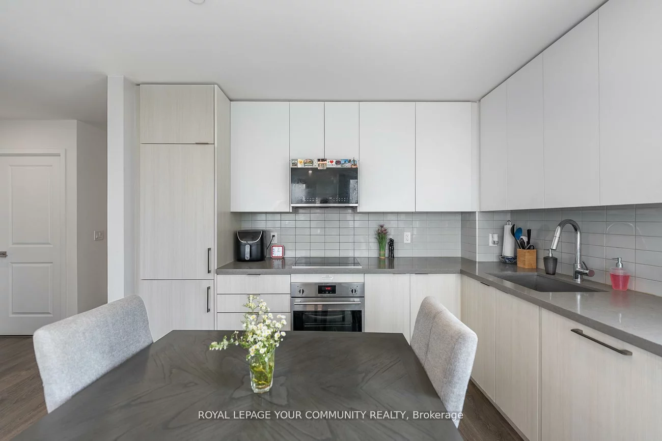 297, Oak Walk, 1015 - RO River Oaks, Oakville