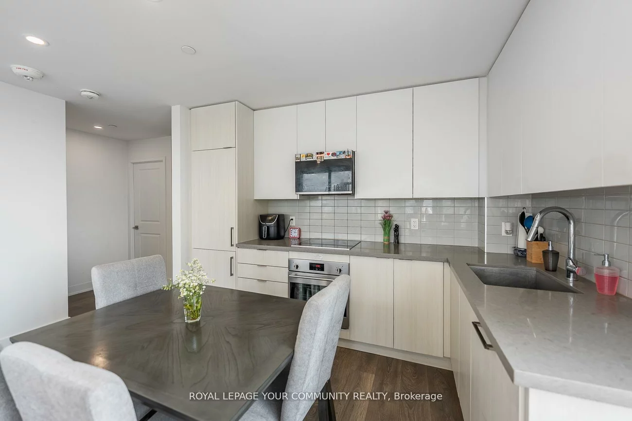 297, Oak Walk, 1015 - RO River Oaks, Oakville