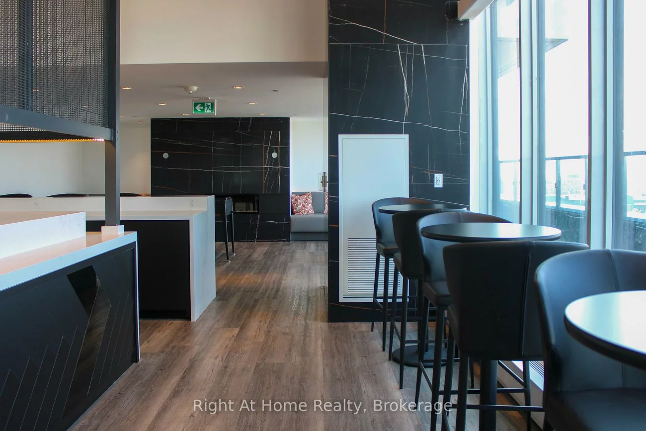 2489, Taunton, 1015 - RO River Oaks, Oakville