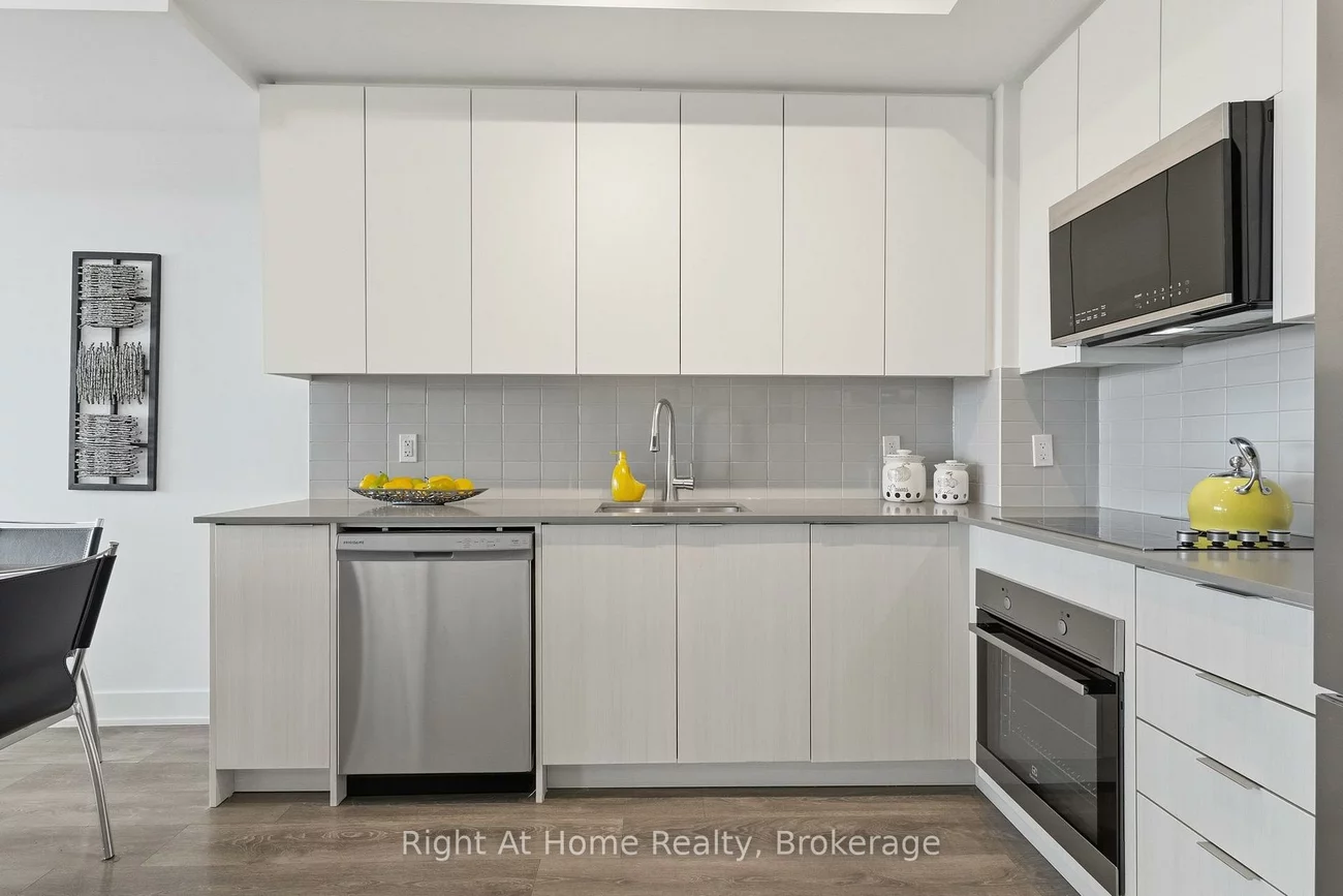 2489, Taunton, 1015 - RO River Oaks, Oakville