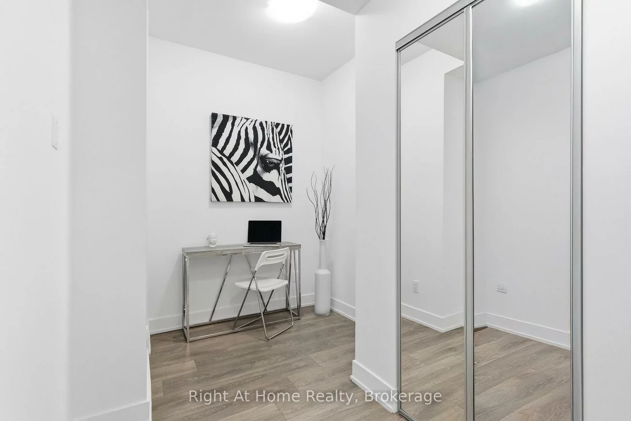 2489, Taunton, 1015 - RO River Oaks, Oakville