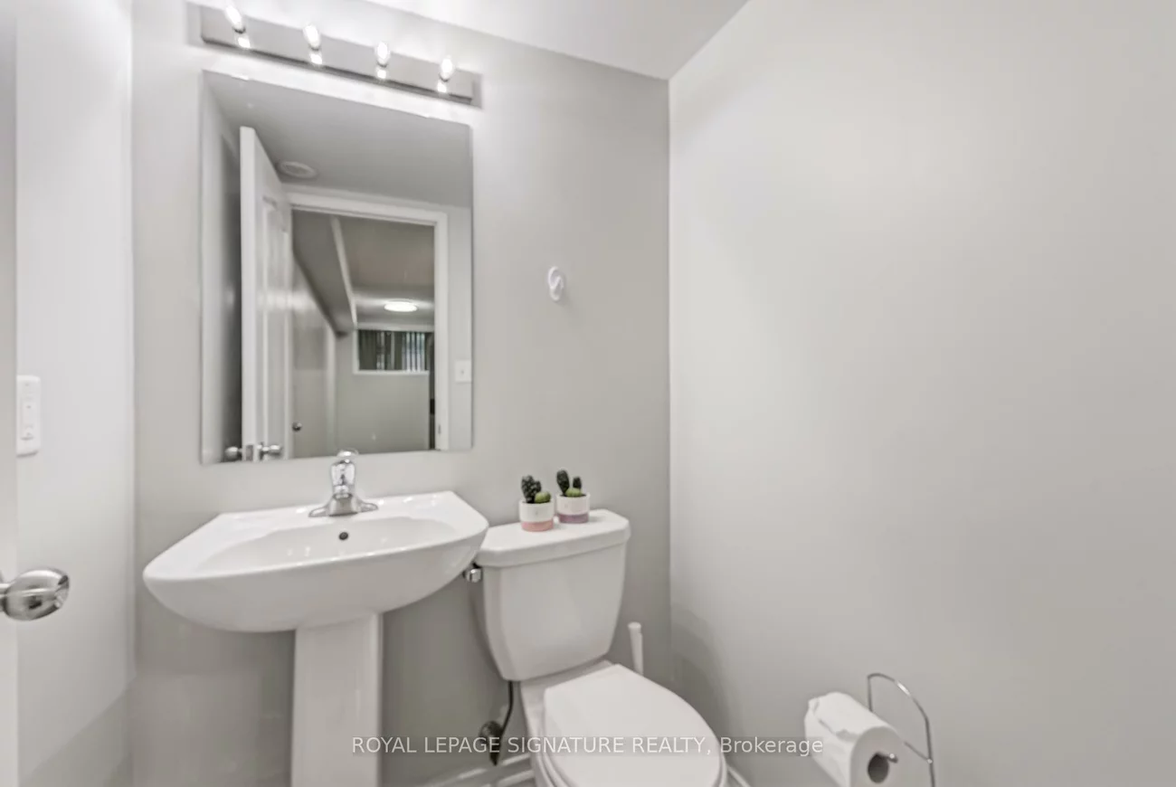 2492, Post, 1015 - RO River Oaks, Oakville