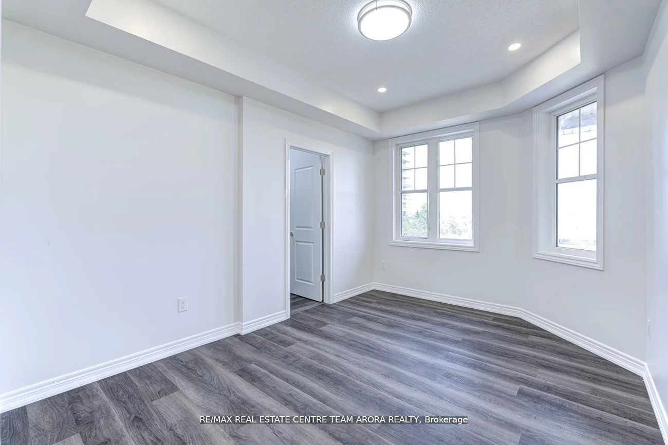 2326, Taunton, 1015 - RO River Oaks, Oakville