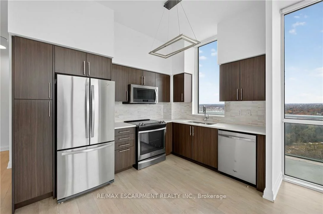 65, Speers, 1002 - CO Central, Oakville