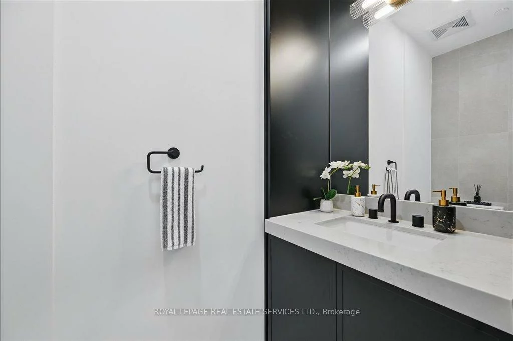 2489, Taunton, 1015 - RO River Oaks, Oakville