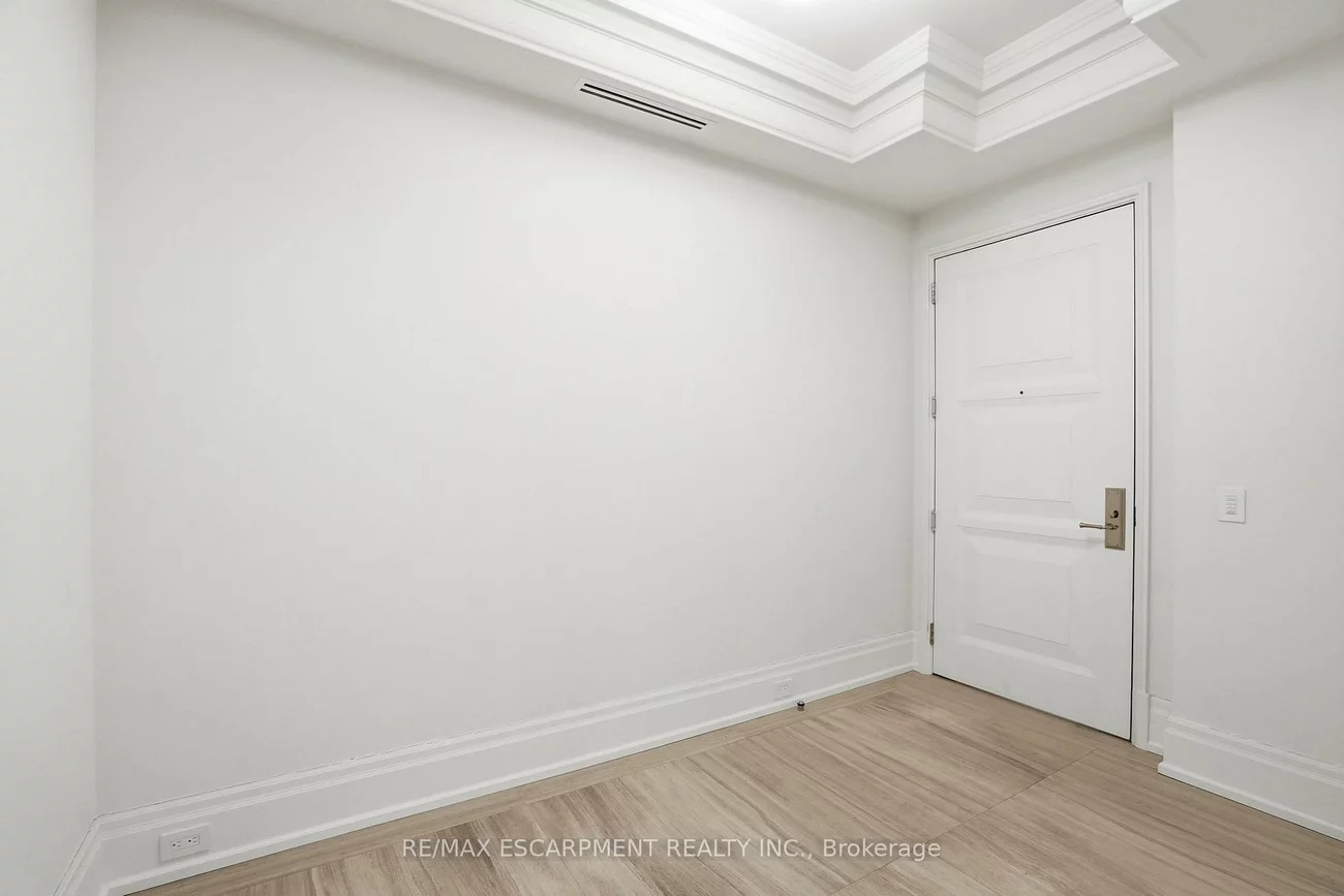 300, Randall, 1013 - OO Old Oakville, Oakville