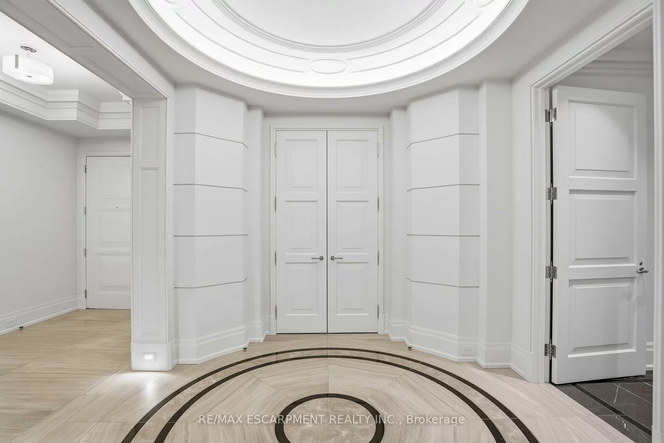 300, Randall, 1013 - OO Old Oakville, Oakville