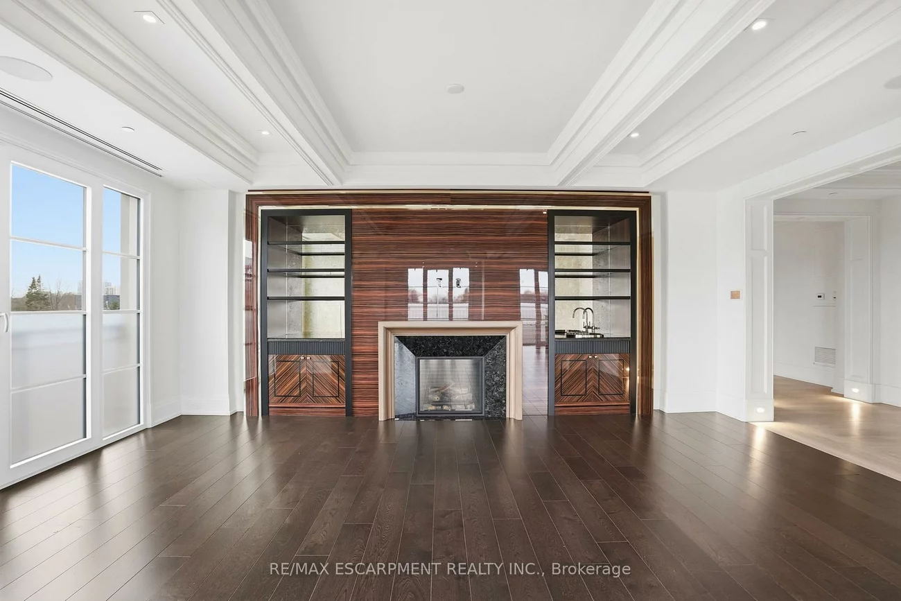 300, Randall, 1013 - OO Old Oakville, Oakville