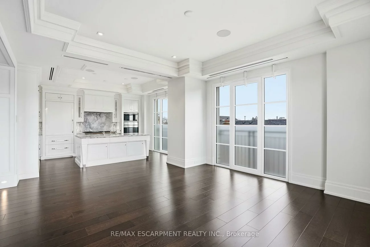 300, Randall, 1013 - OO Old Oakville, Oakville