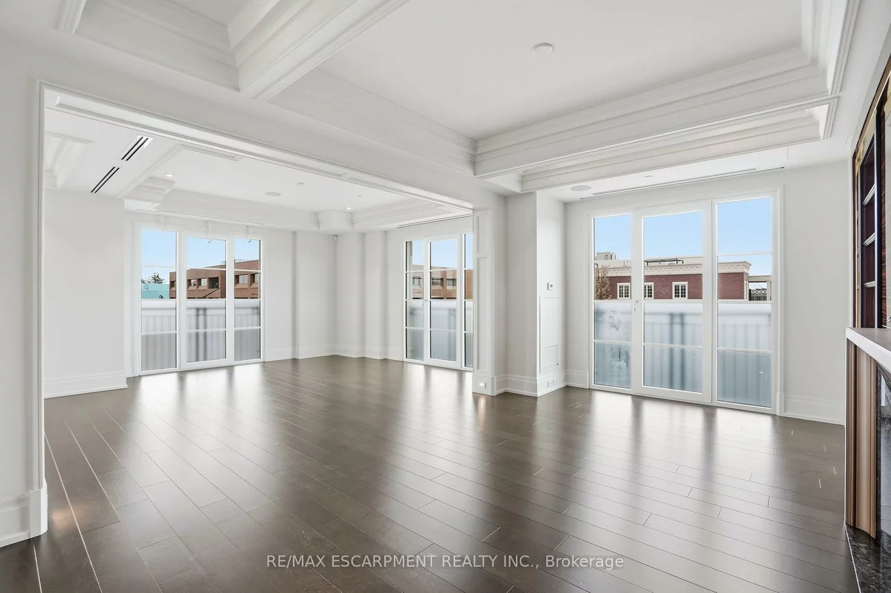 300, Randall, 1013 - OO Old Oakville, Oakville