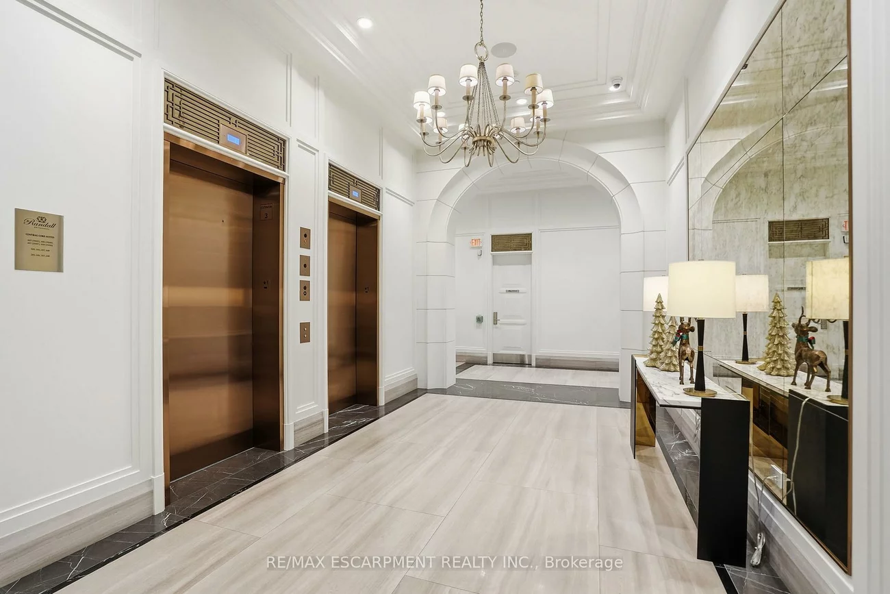 300, Randall, 1013 - OO Old Oakville, Oakville